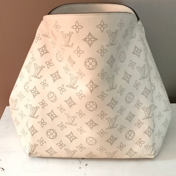 Louis Vuitton Handbags - Cream Louis Vuitton Babylon PM Bag
